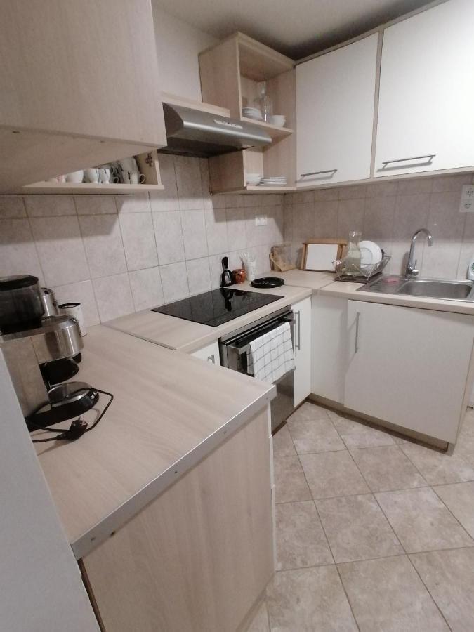 Ujkapu Sunshine Apartments Győr Esterno foto