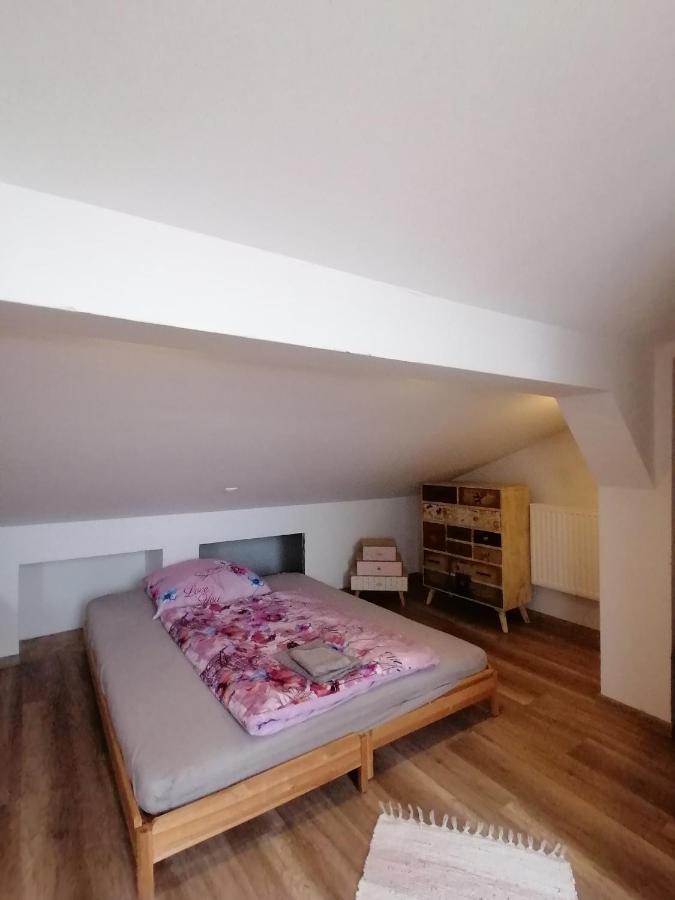 Ujkapu Sunshine Apartments Győr Esterno foto