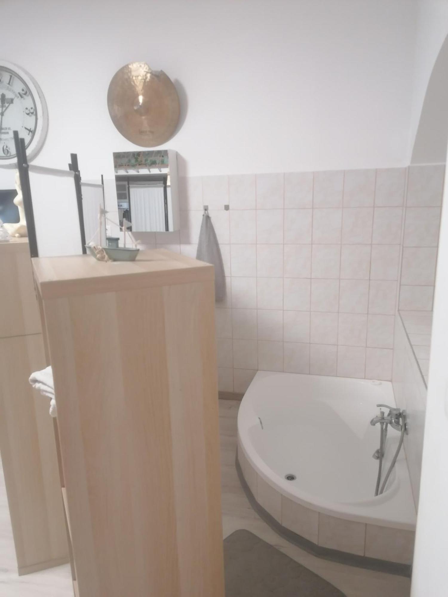 Ujkapu Sunshine Apartments Győr Esterno foto